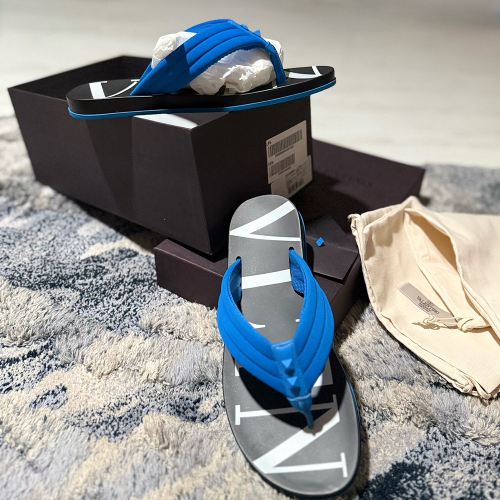 VALENTINO GARAVANI
Flip Flop In Blue